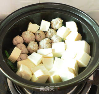 香菇肉丸煮豆腐的做法步骤:4