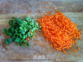 胡萝卜豆渣鸡蛋饼的做法步骤:3