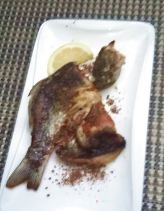 椒盐酥脆鲫鱼的做法步骤:5