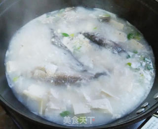 鲫鱼炖豆腐的做法步骤:5