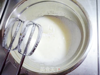 酸奶戚风纸杯蛋糕的做法步骤:10