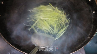 ‘凉拌’三宝――胡萝卜莴笋拌肉干丝的做法步骤:8