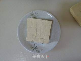 香椿苗拌豆腐的做法步骤:2