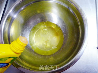 酸奶戚风纸杯蛋糕的做法步骤:8