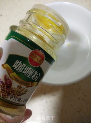 咖喱鸡丁熊猫饭团的做法步骤:4