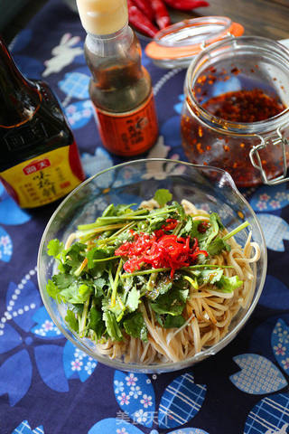 金针菇拌豆腐皮的做法步骤:4