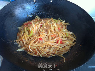 土豆丝炒番茄的做法步骤：7