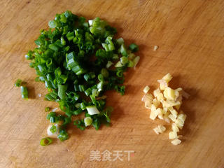 黄花菜烧烤麸的做法步骤:4