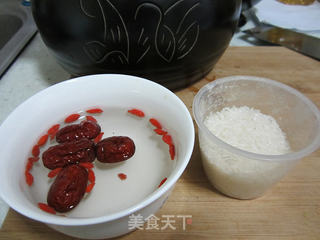 红枣枸杞粥的做法步骤：1