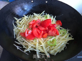 土豆丝炒番茄的做法步骤：5