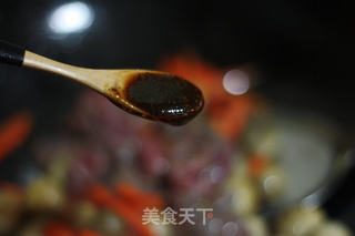 黑椒草菇炒牛肉的做法步骤:7