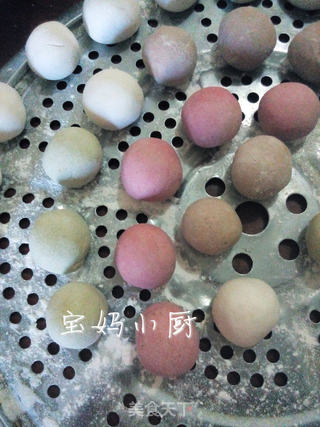 黑芝麻彩色汤圆的做法步骤:8