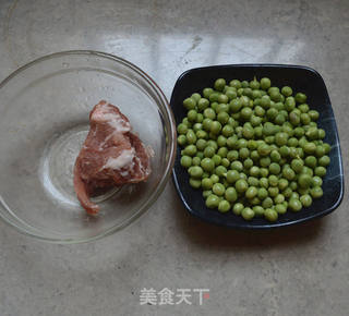 肉末豌豆的做法步骤：1