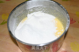 口感轻盈细腻的酸奶蛋糕的做法步骤:5