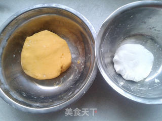 棒棒糖南瓜汤圆的做法步骤:2