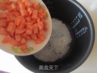 红薯花生粥的做法步骤:2