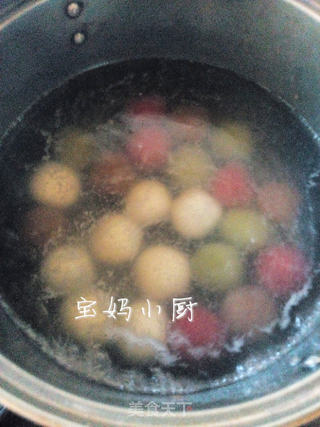 黑芝麻彩色汤圆的做法步骤:9