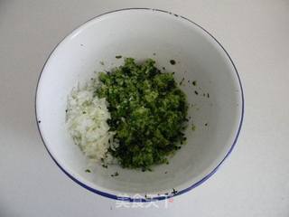 鸡蛋小白菜素馅包子的做法步骤:3