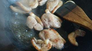 胡萝卜香菇焖鸭的做法步骤:8