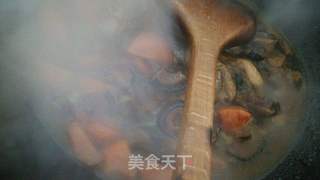 胡萝卜香菇焖鸭的做法步骤:11