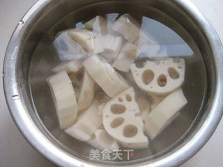 红豆莲藕汤的做法步骤:4
