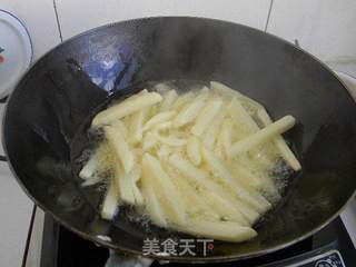 美味零食——炸薯条的做法步骤:4
