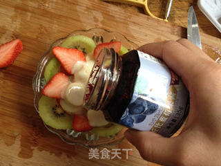 香蕉和草莓加酸乳的做法步骤:7
