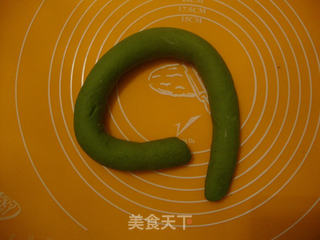 绿色饺子——给饺子装扮点颜色的做法步骤:5
