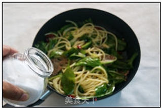 牛肉菠菜意面的做法步骤:6