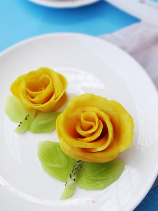 芒果玫瑰花的做法步骤:7