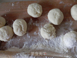 鸡蛋韭菜包的做法步骤:8