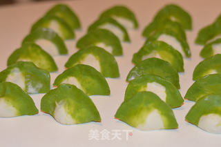 绿色饺子——给饺子装扮点颜色的做法步骤:11