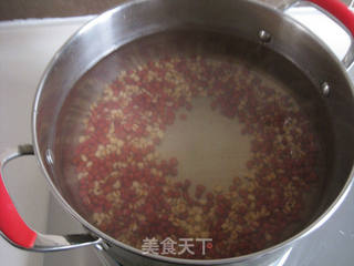 红豆莲藕汤的做法步骤:2