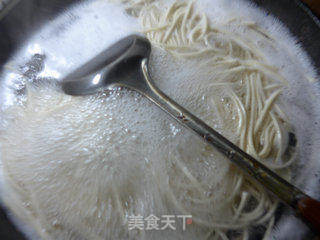 肉丝白菜炒面的做法步骤:3