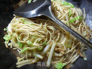 肉丝白菜炒面的做法步骤:10