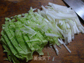 肉丝白菜炒面的做法步骤:2