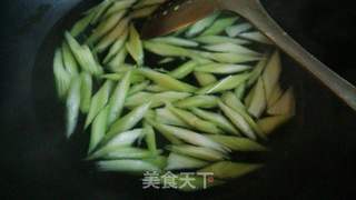 蔓越莓西芹百合的做法步骤:4