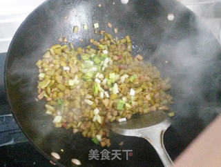 节后的开胃下饭解腻菜——肉丁炒酸豇豆的做法步骤:7