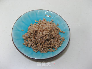 黑豆黑芝麻小麦仁豆浆的做法步骤:2