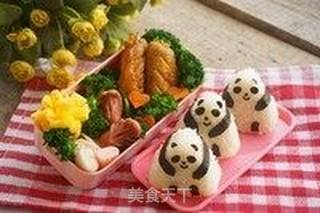 熊猫造型饭团便当的做法步骤:14