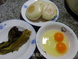雪菜鸡蛋夹馍的做法步骤：1