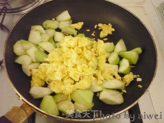 丝瓜炒鸡蛋的做法步骤:7