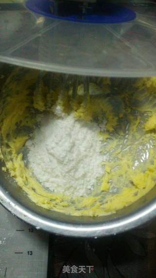 双味棋格饼干的做法步骤:2