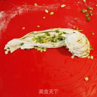 葱香四溢-----葱香手抓饼的做法步骤:5
