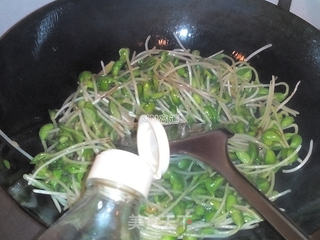 干煸青豆芽的做法步骤:5