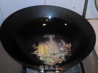 干煸青豆芽的做法步骤:3