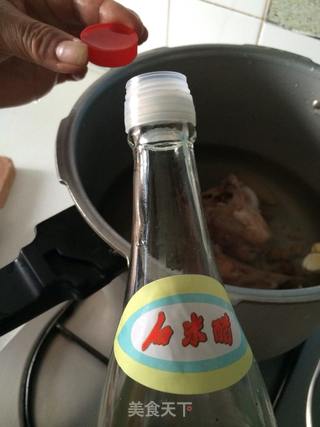 大白菜豆腐炖大骨的做法步骤:2