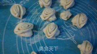 椒油白花卷的做法步骤:12