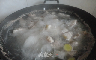 杏鲍菇红烧肉的做法步骤:3