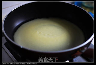 【草莓班戟】不用烤箱的小甜点的做法步骤:9
